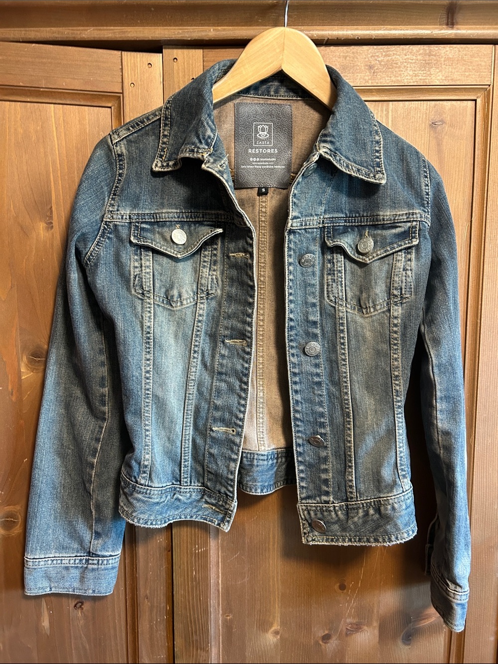 Zasta Restores Women's Blue Denim Jacket - small
- Classic Button-Front Trucker